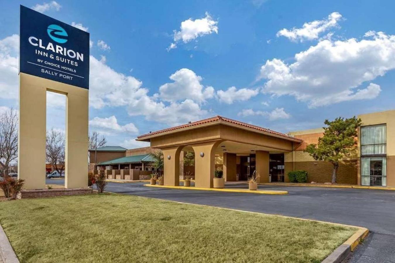 Clarion Inn & Suites, Roswell Exterior photo